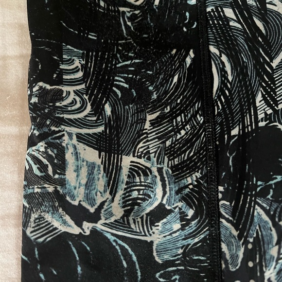 Cropped Lululemon leggings - Picture 3 of 5